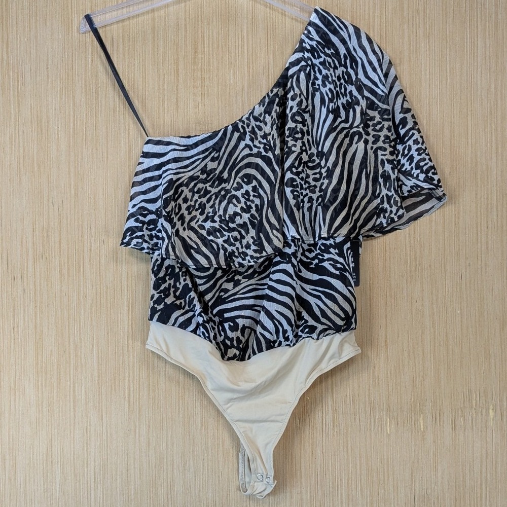 Express x Rachel Zoe One Shoulder Animal Print Ruffle Bodice Bodysuit Small‎ NWT